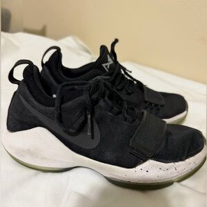 Nike PG 1 Basketball Shoes, Boys Youth Size US 5.5Y, UK 5, EUR 38, CM 24